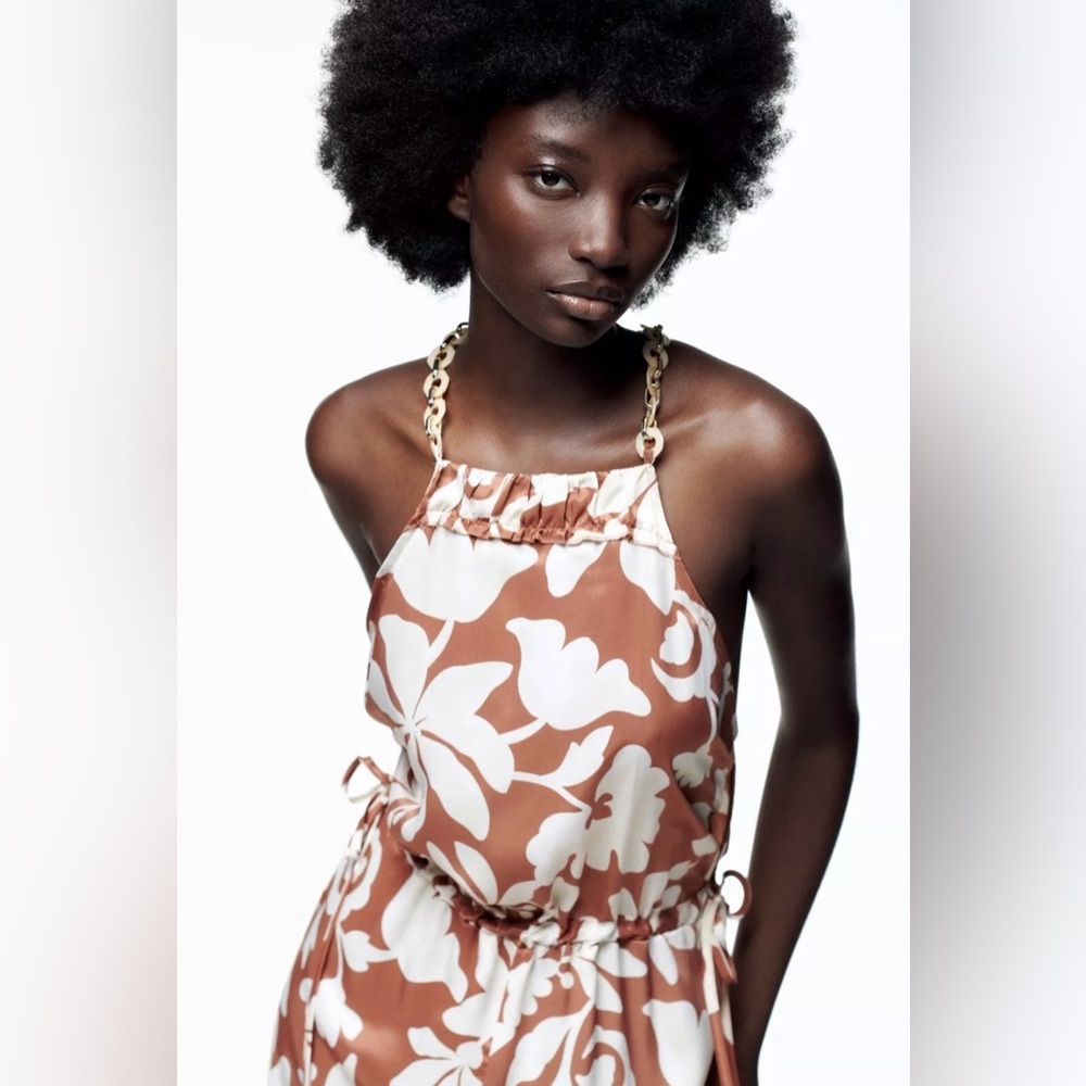 Zara Printed Jumpsuit Floral Satin Wide Leg With Neck Chains Blogger Fave - Picture 4 of 7